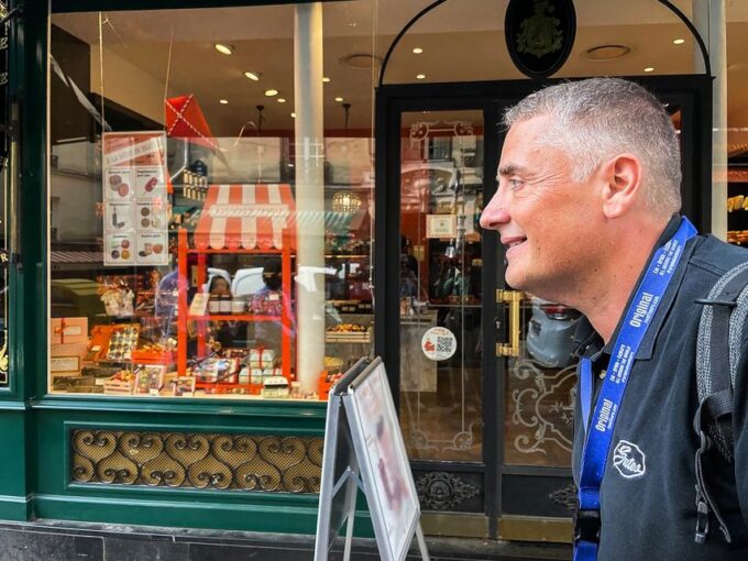 Paris: Montmartre Cheese, Wine & Pastry Guided Walking Tour - Customer Reviews and Ratings