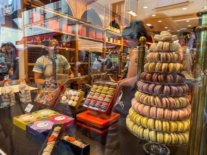 Paris: Montmartre Cheese, Wine & Pastry Guided Walking Tour - Exploring Montmartres Charm
