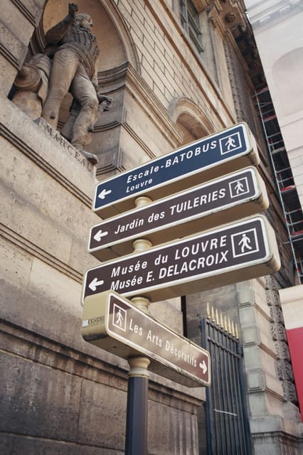 Paris: Montmartre Guided Tour at Night -Limited Tour Series - Ask Away