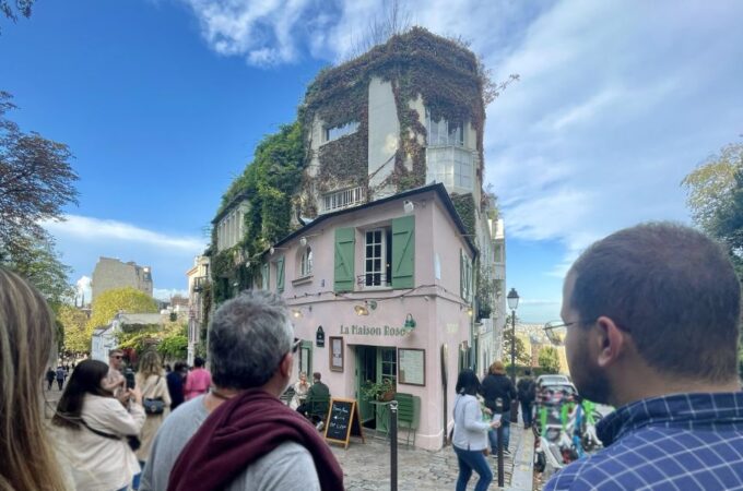 Paris Montmartre Highlights Walking Tour - Small Group - Place Du Tertre