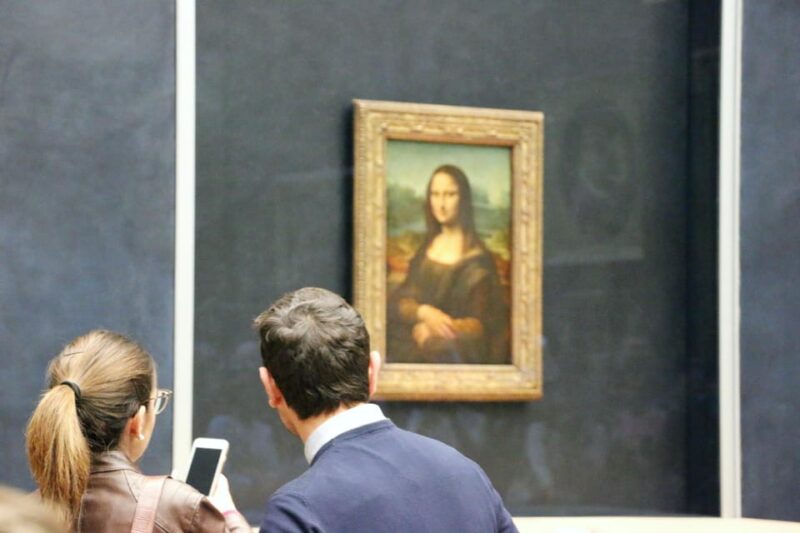 Paris: Montmartre, Latin Quarter, & Louvre Tour With Cruise - Montmartre Highlights