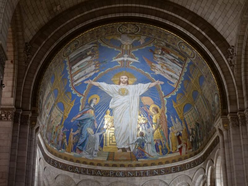 Paris: Montmartre Must-See Walking Tour With a Local Guide - Capturing Unforgettable Moments