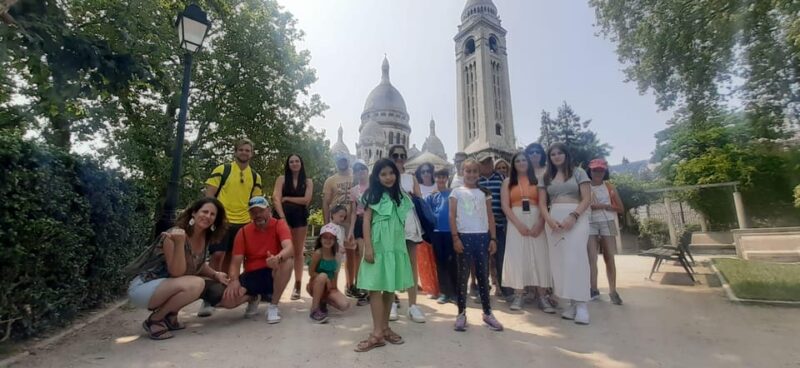Paris: Montmartre Quarter Private Walking Tour - Moulin Rouge and the Vibrant Cabaret Scene