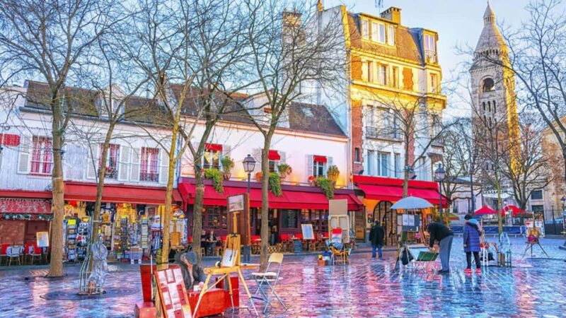 Paris: Montmartre Tour, Dinner & Cabaret Show SEMI PRIVATE - Cabaret Show