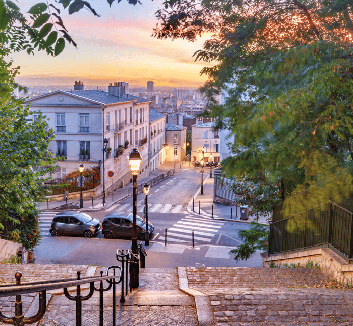 Paris: Montmartre Tour, Dinner & Cabaret Show SEMI PRIVATE - Tour Logistics