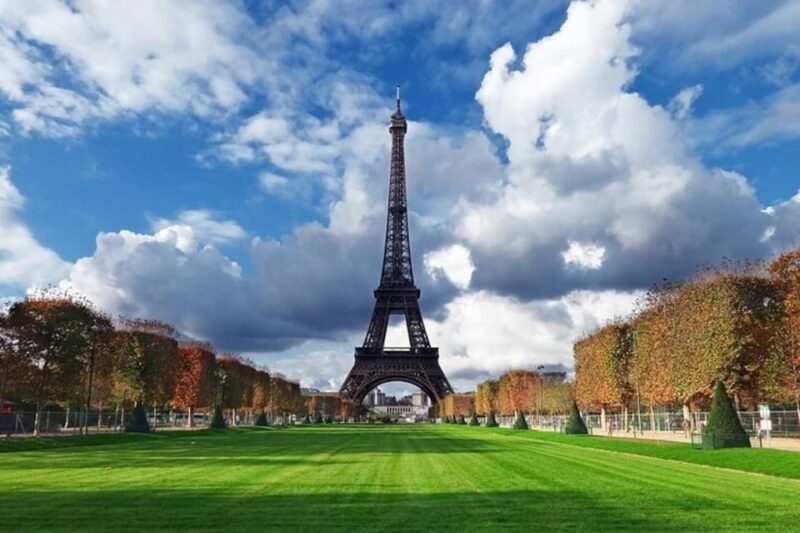 Paris: Montmartre Walking Tour - Key Points
