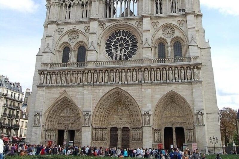 Paris: Montmartre Walking Tour - Strolling Through the Artistic Enclave