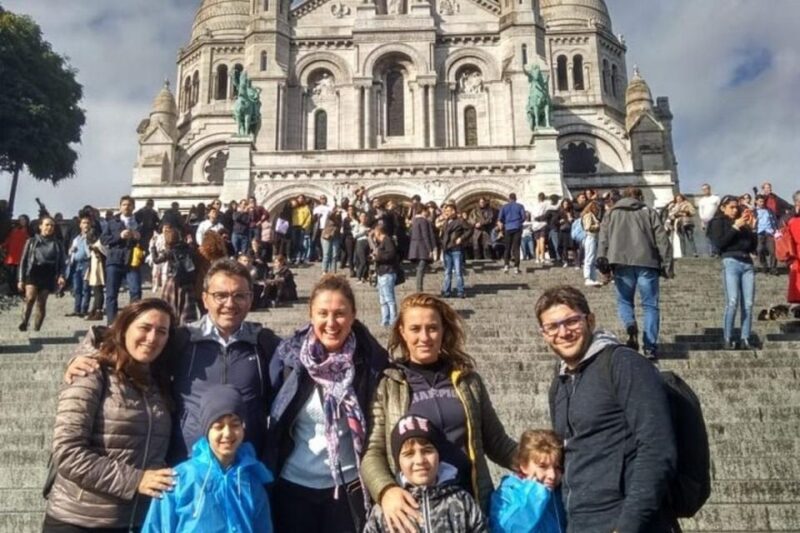 Paris: Montmartre Walking Tour - Visiting the Charming Locations
