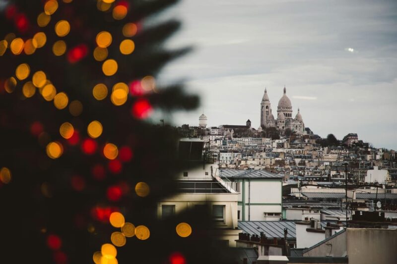 Paris: Montmartre Walking Tour With Sacré-CœUr Basilica - Key Landmarks and Attractions