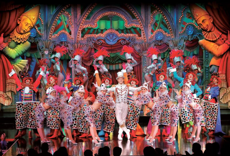 Paris: Moulin Rouge Dinner Show, Champagne, and Transport - Included Meal Details