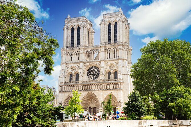 Paris Notre Dame Cathedral & lle de la Cite Walking Tour - An In-Depth Look at the Tour Experience