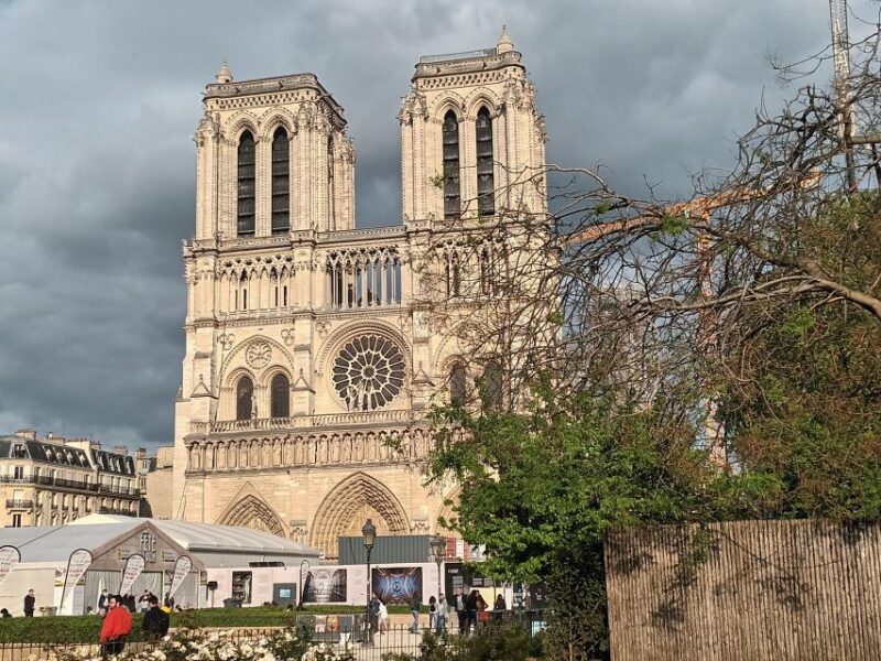Paris: Notre Dame Exterior Walking Tour With Sainte Chapelle - Highlights of the Tour