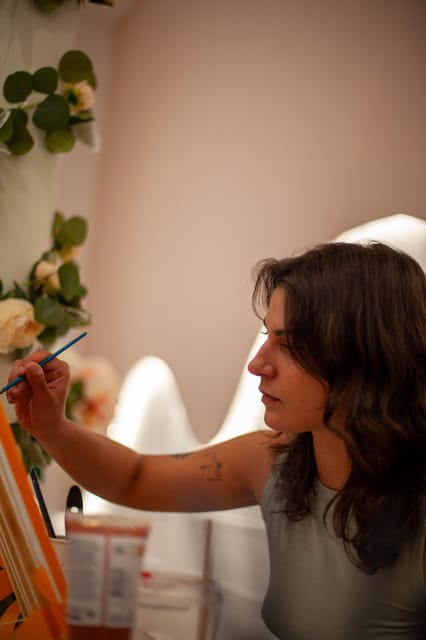 Paris : Painting Experience in an Art Cafe - Key Points