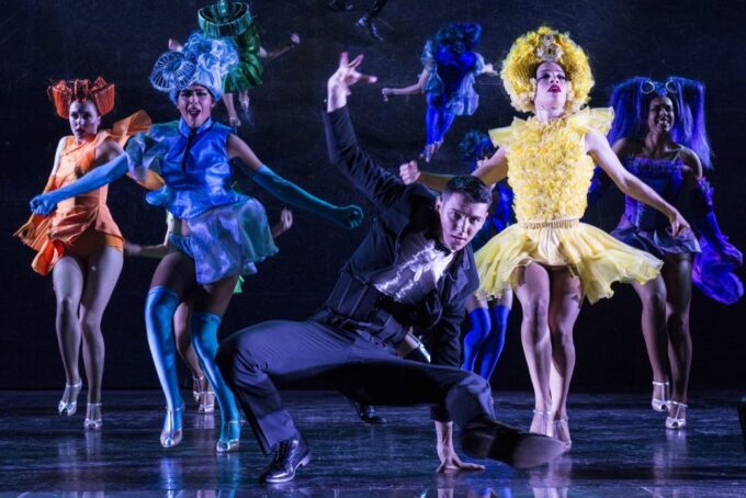 Paris: Paradis Latin Cabaret Show With Optional Champagne - Frequently Asked Questions