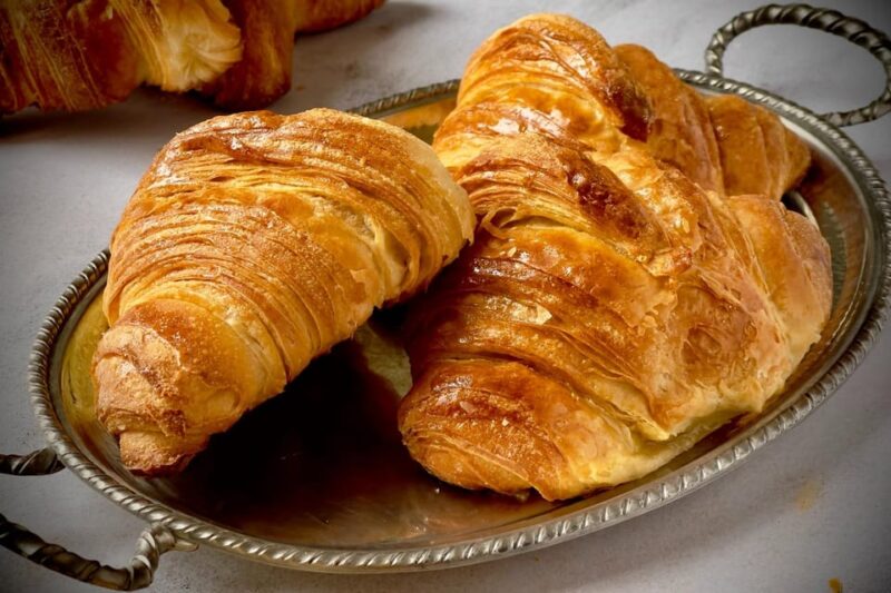Paris: Pastry & Chocolate Walking Tour With Tastings - Food Experience