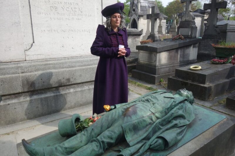 Paris: Père Lachaise Cemetery Guided by the Great Sibylle - Key Points