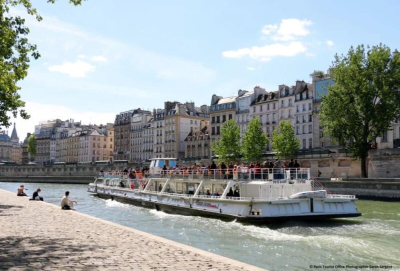 Paris: Père Lachaise Cemetery Visit With Seine River Cruise - Seine River Cruise Details