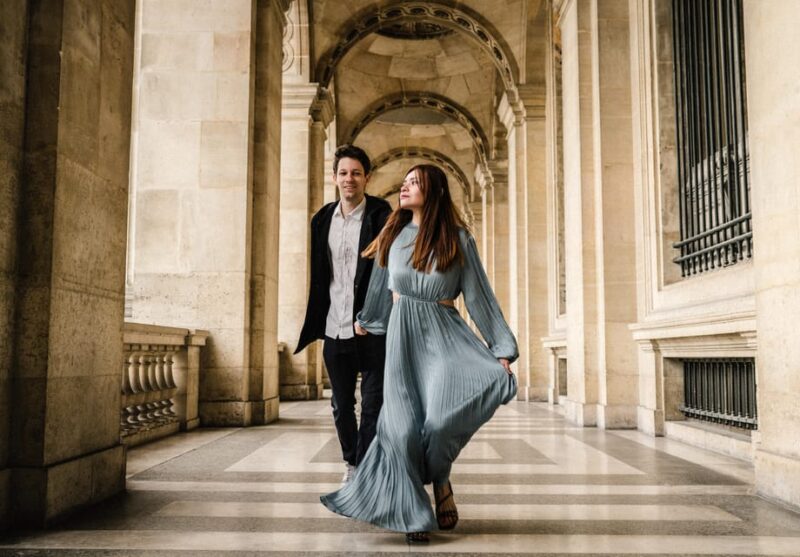 Paris Photographer | Professional Photos at the Louvre - Private Group Options