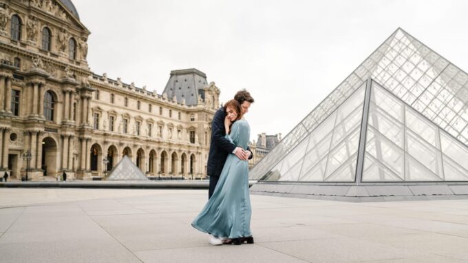 Paris Photographer | Professional Photos at the Louvre - Wheelchair Accessibility