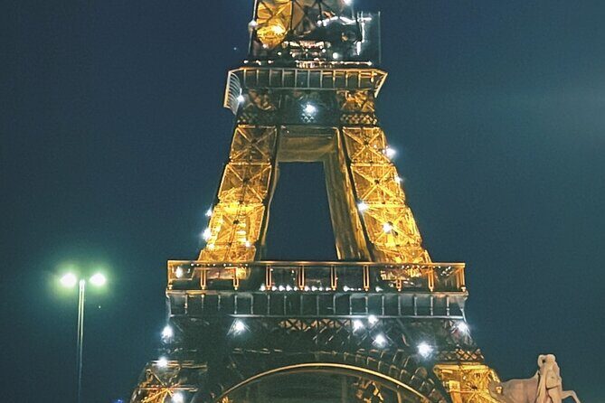 Paris Pink Tour by Night with Champagne - An Authentic and Playful Parisian Experience
