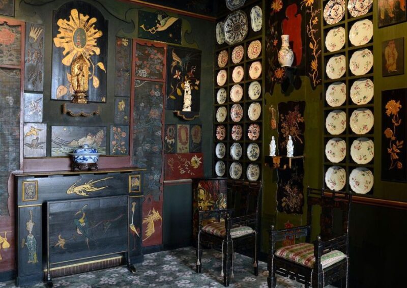 Paris: Place Des Vosges & Hugo Museum In-App Audio Tour (En) - Highlights of Place Des Vosges