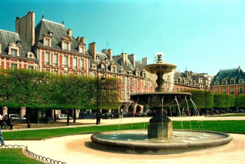 Paris: Place Des Vosges & Hugo Museum In-App Audio Tour (En) - Important Visitor Information