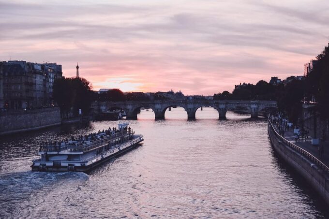 Paris: Private Customized 2-Hour Walking Tour With a Local - Ask Away