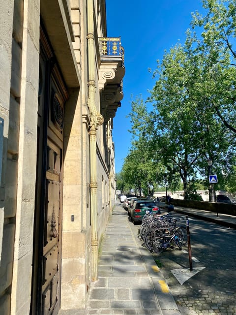 Paris: Private Early Morning City Walking Tour - Participant Information