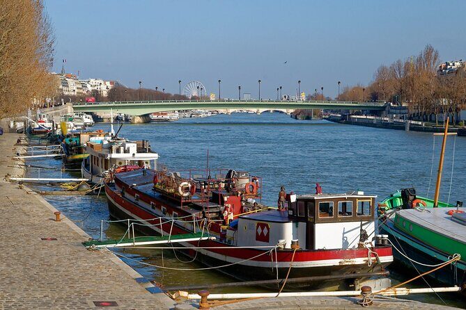 Paris : Private electric bike tour with wine and cheese tasting - Key Points