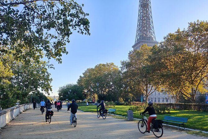 Paris : Private electric bike tour with wine and cheese tasting - Explore Further