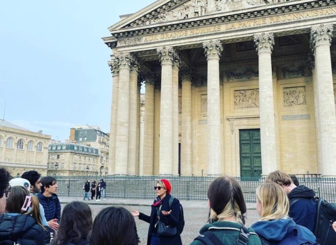 Paris: Private Half-Day Walking Tour With a Local Guide - Gourmet Tasting and Dining Experiences