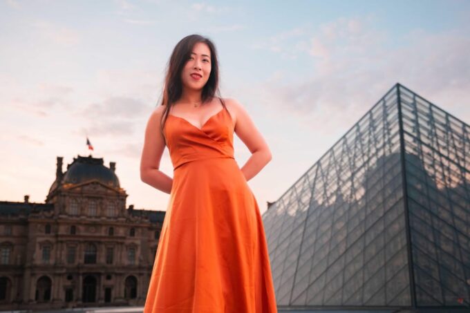 Paris: Private Photoshoot Near the Eiffel Tower - Personalized Photoshoot Package