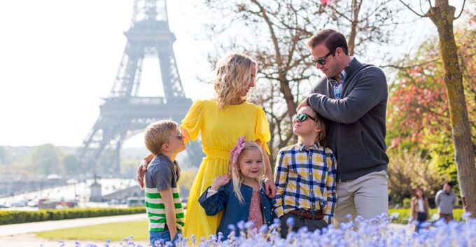Paris Private Photoshoot With a Parisian Photographer - Booking Process