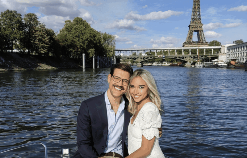 Paris Private River Cruise With Rosé and Macarons - Experience and Amenities