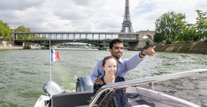 Paris Private River Cruise With Rosé and Macarons - Frequently Asked Questions