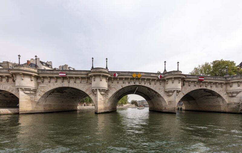 Paris: Private Seine River Cruise - Experience and Amenities