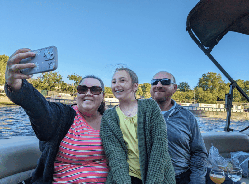 Paris: Private Sunset Sein Cruise With Aperitif and Pick-Up - Important Information