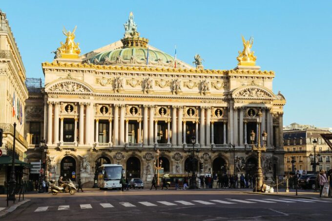 Paris: Private Tour With Locals – Highlights & Hidden Gems - Notable Tour Guides