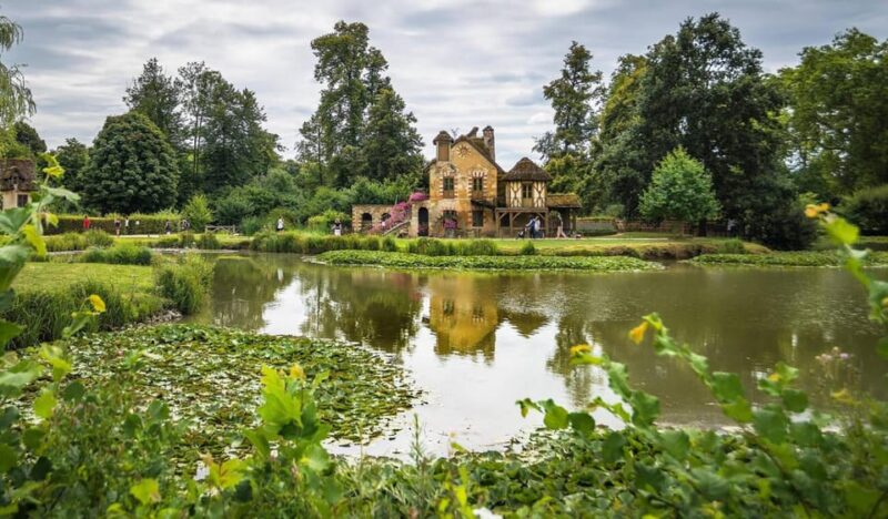 Paris: Private Versailles & Estate Marie Antoinette Day Trip - Transportation and Pickup Details