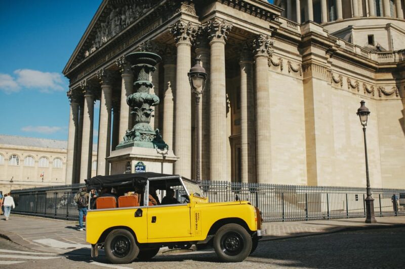 Paris: Private Vintage Land Rover Tour - Learning About Paris History and Neighborhoods