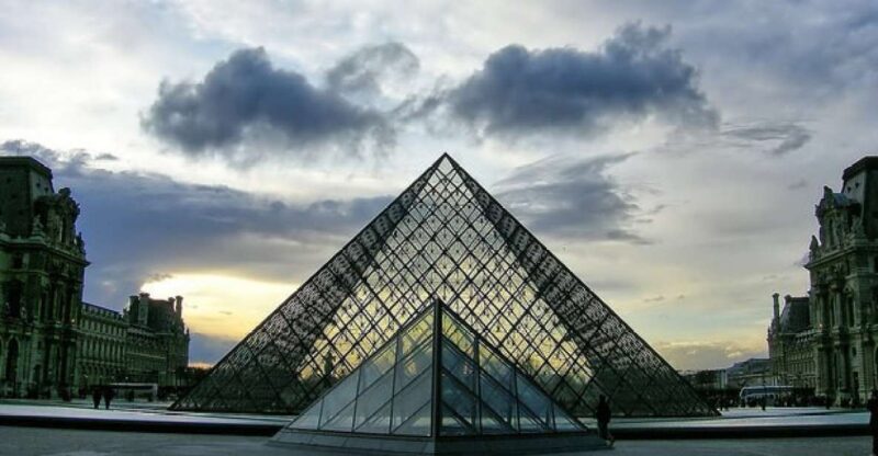Paris: Private Walking Guided Tour of Citys Highlights - Experience and Guide