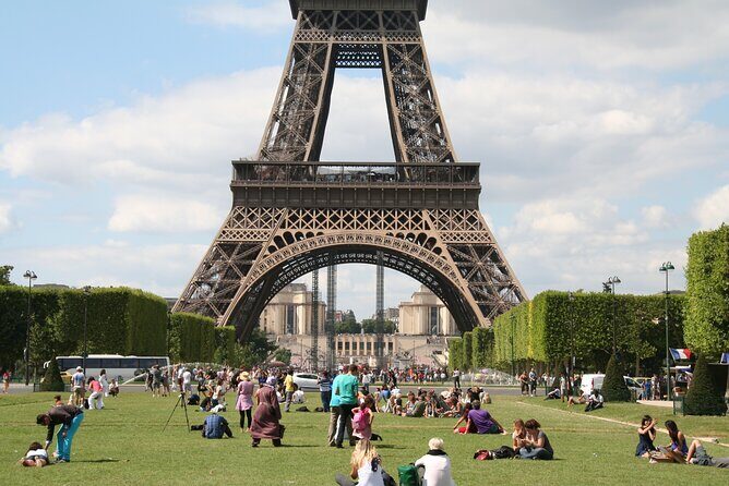 Paris Private Walking Tour with a Local Guide - Key Points