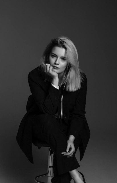 Paris: Professional Photographer - Pricing and Availability