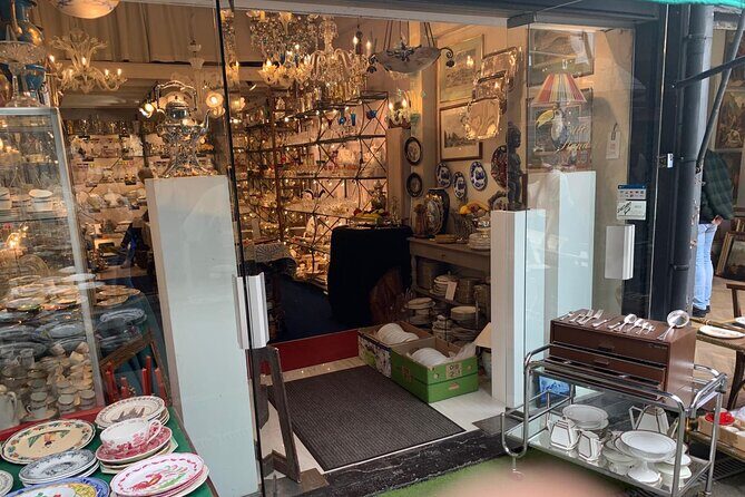 Paris: Saint Ouen Flea Market Guided Tour with Local Guide - Reviews and Real Experiences