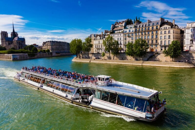 Paris : Scenic Cruise on the Seine River With Champagne - Cruise Experience