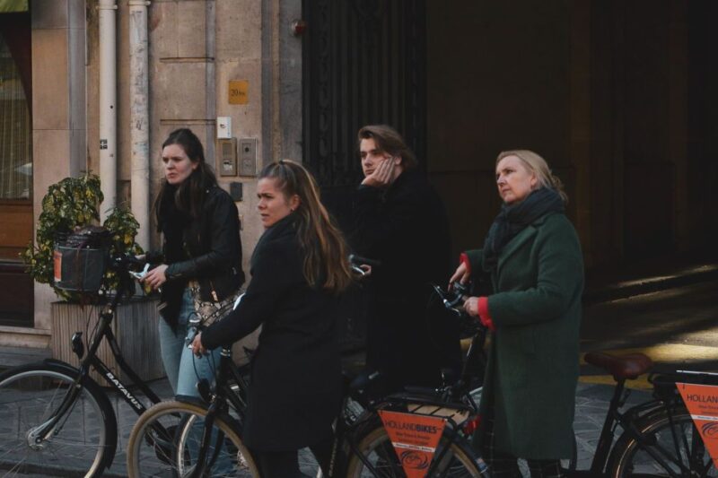 Paris: Secret City Bike Tour Off the Tourist Path - Historical Narratives