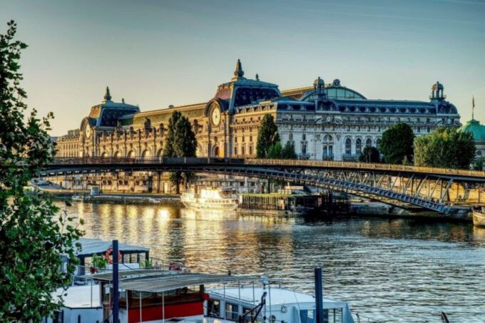 Paris: Seine Cruise With Snack/Optional Eiffel Tower Ticket - Language Support