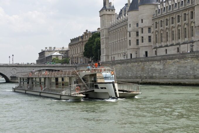 Paris: Seine River Cruise and 3-course Bistro Lunch - Ask Away