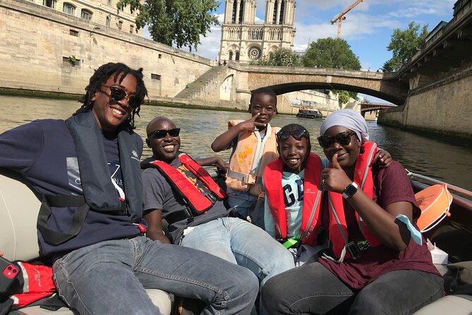 Paris Seine River Private Boat Tour - Departure Point