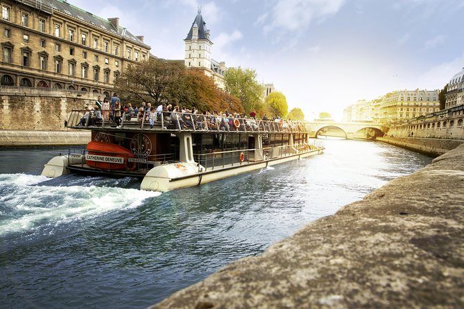 Paris Seine River Sightseeing Cruise With Commentary by Bateaux Parisiens - Cruise Details